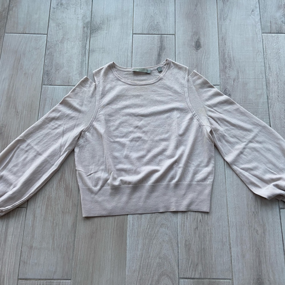 Vince women‘s  100% merino wool sweater.